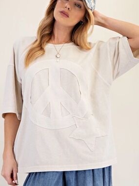 Relaxed Ivory Short Sleeve Peace Sign Tee